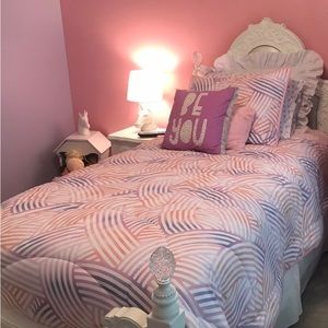 Pottery Barn Teen Bedding - Twin Size - Great Condition
